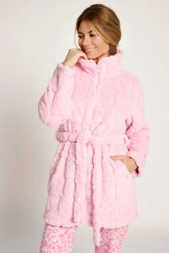 Bata corta mujer cinturón corazones rosa | MUYDEMI<Ysabel Mora