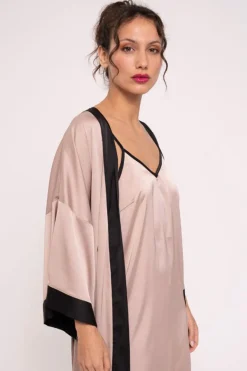 Bata mujer satén rosa | MUYDEMI<Ysabel Mora