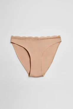 Braga lencera<Ysabel Mora