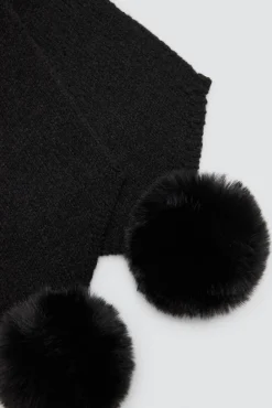 Bufanda con pompones negra<Ysabel Mora Sale