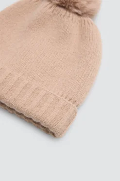 Gorro con pompón<Ysabel Mora New