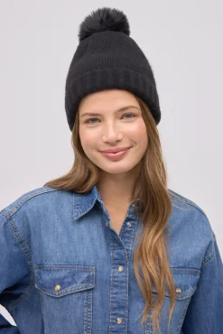 Gorro con pompón<Ysabel Mora