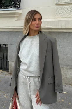 Look casual @andreasendra_<Ysabel Mora Sale