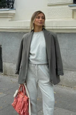 Look casual @andreasendra_<Ysabel Mora Sale