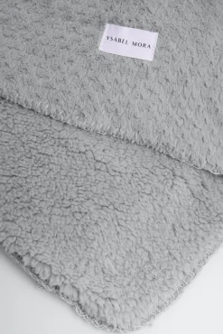 Manta pelo suave y borreguito gris<Ysabel Mora Outlet