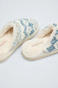 Pack invierno manta y zapatillas estampado étnico azul<Ysabel Mora Online