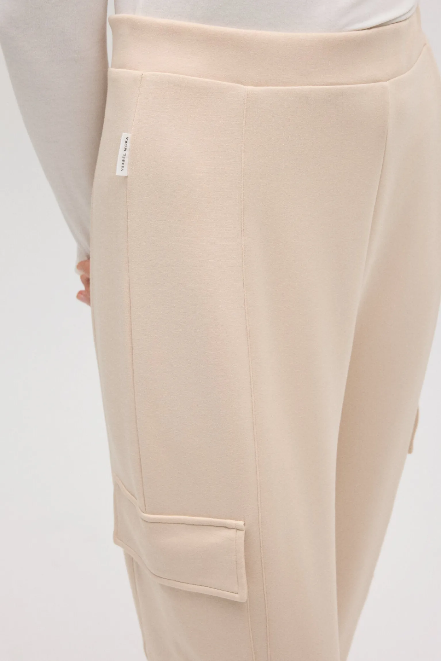 Pantalón cargo fluido<Ysabel Mora