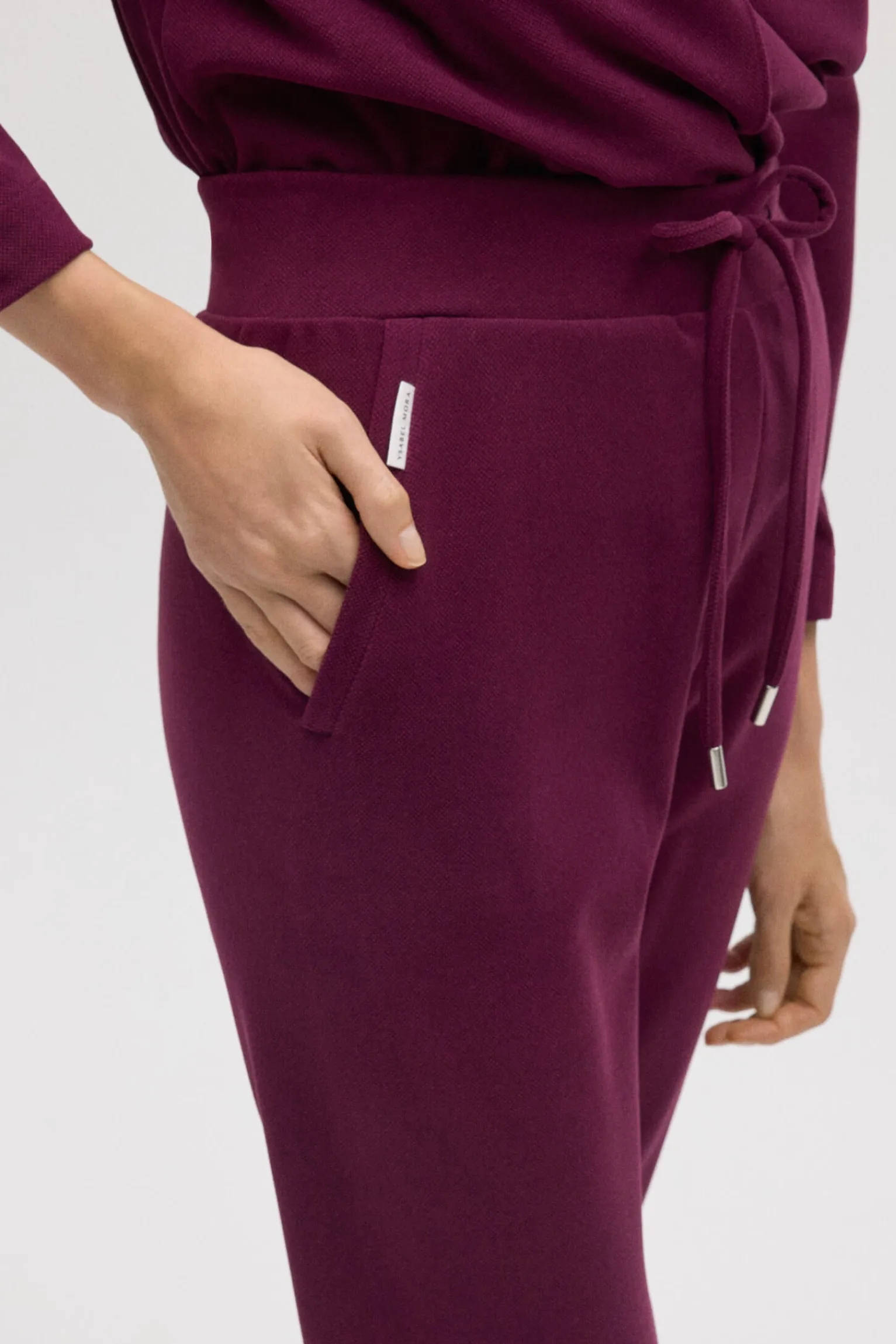 Pantalón jogger con textura<Ysabel Mora Hot