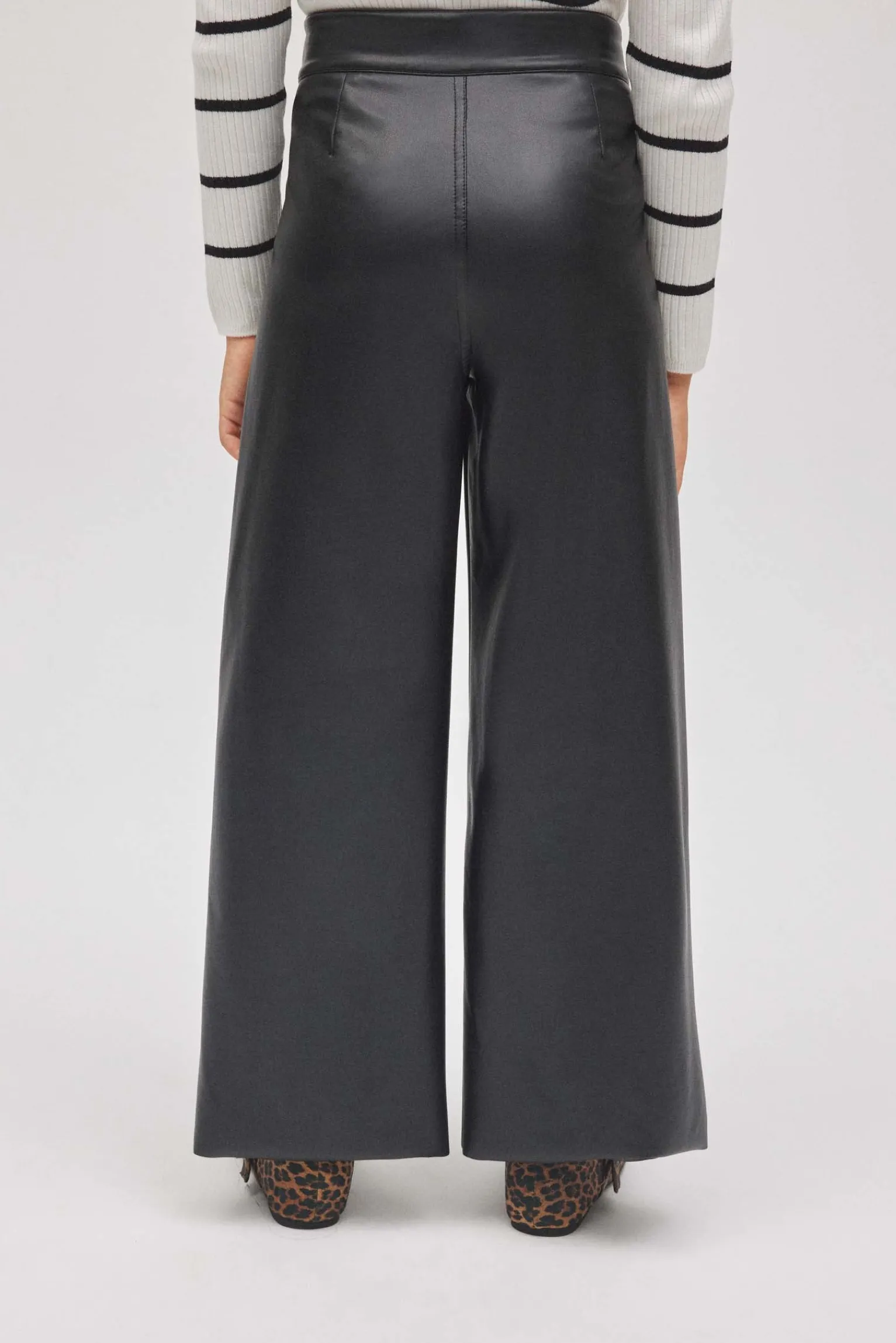 Pantalón niña efecto piel ancho negro<Ysabel Mora Online