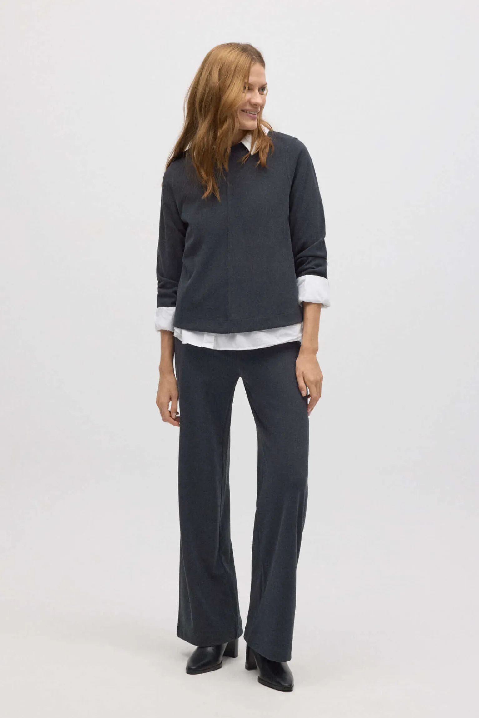 Pantalón recto con textura<Ysabel Mora New