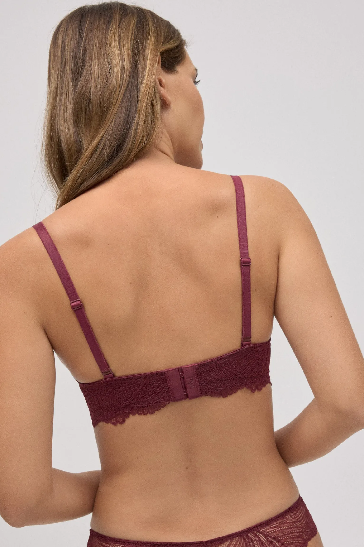 Sujetador push-up de encaje copa B<Ysabel Mora Outlet