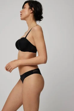 Tanga con detalles en tul<Ysabel Mora