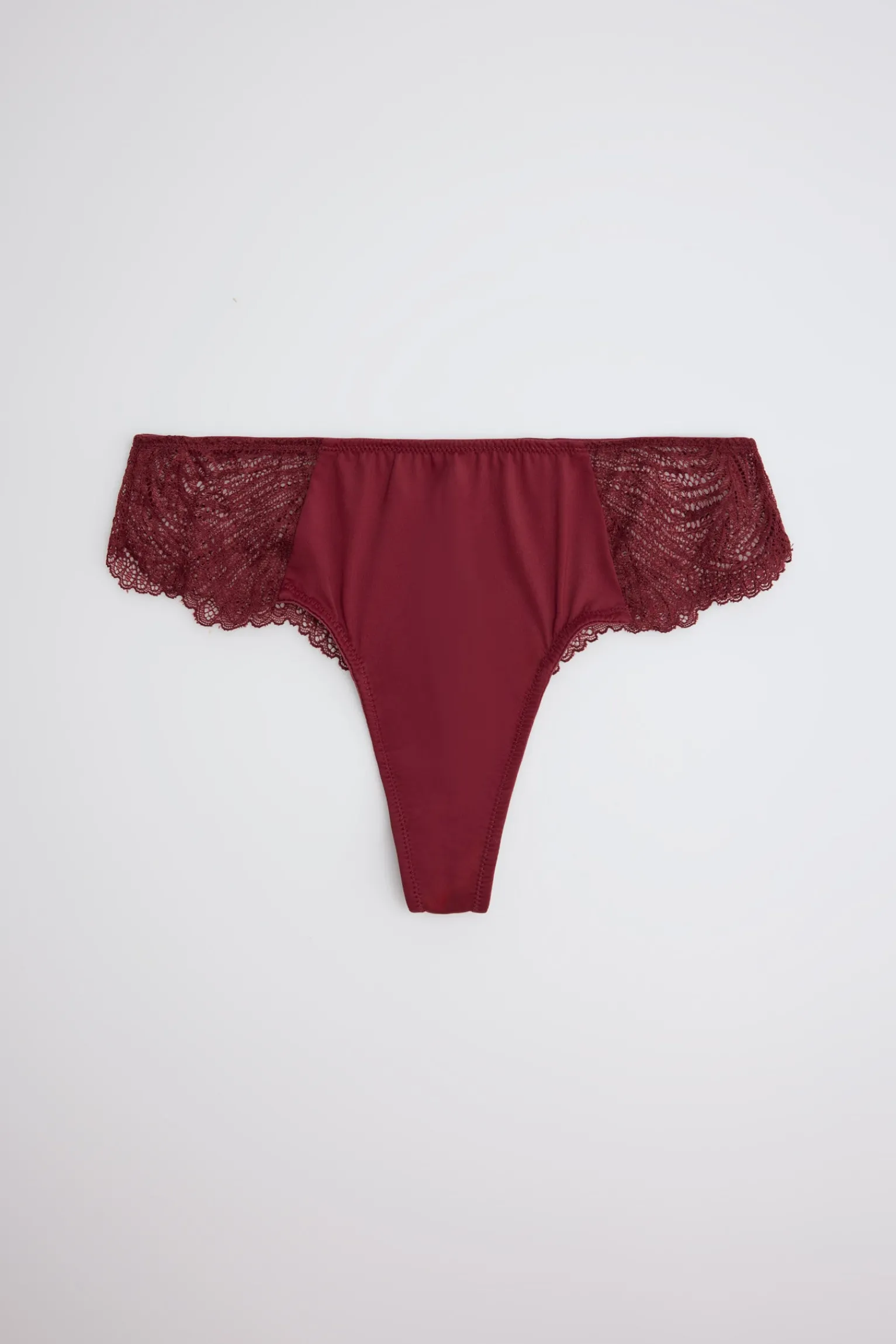 Tanga de encaje<Ysabel Mora