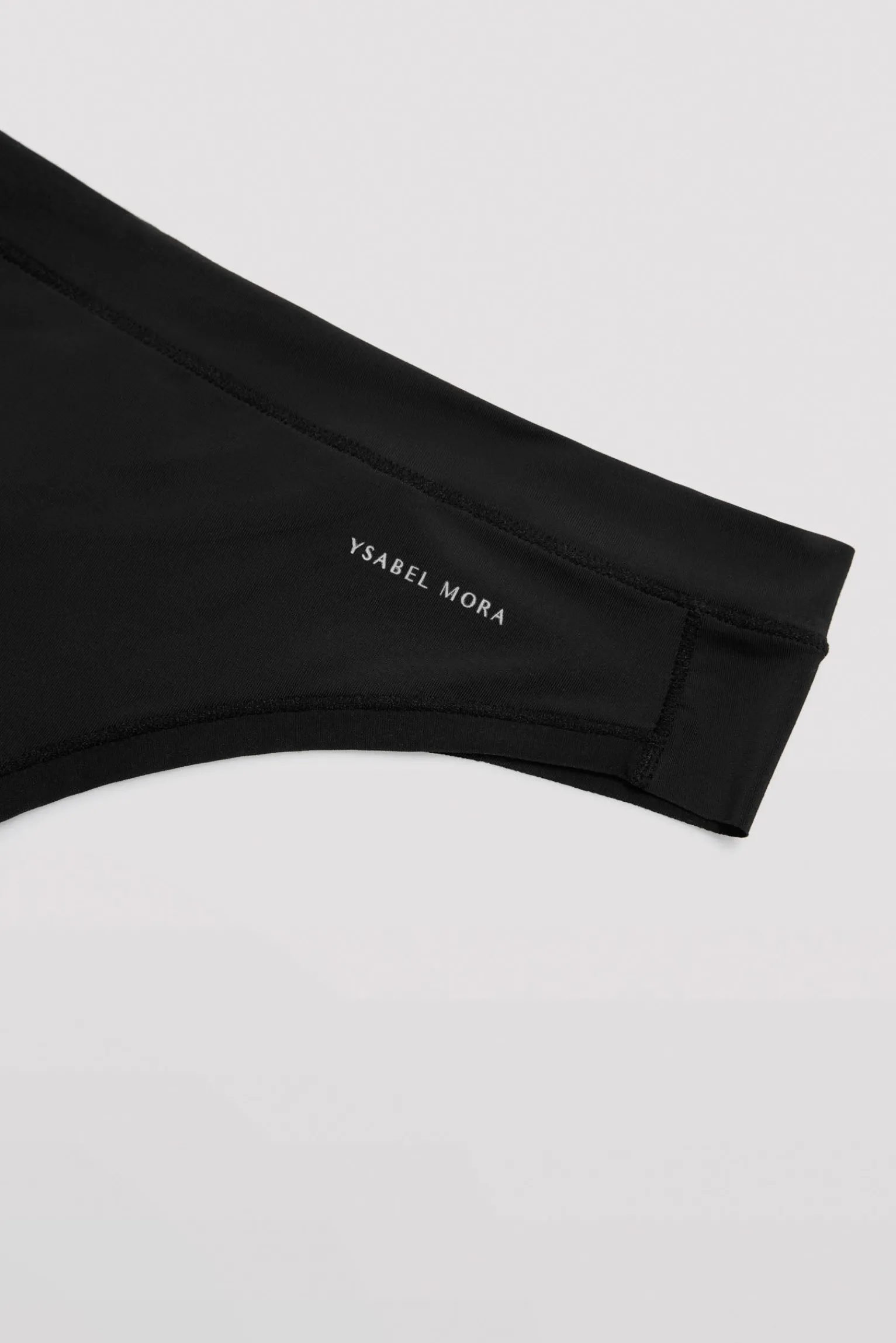 Tanga elástico Adapt con acabados invisibles negro<Ysabel Mora Discount