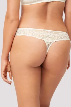 Tanga encaje<Ysabel Mora Hot