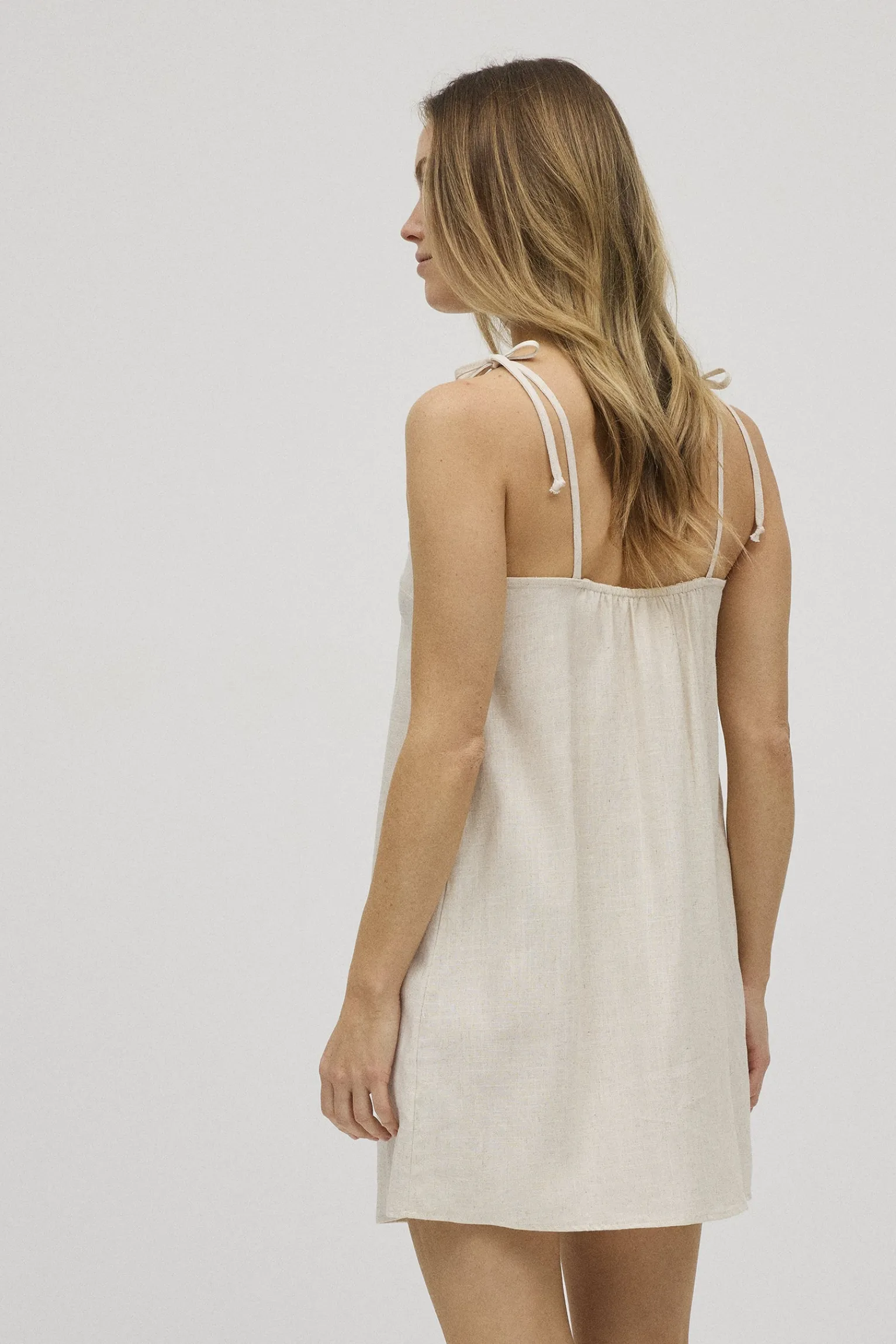 Vestido corto recto con lino<Ysabel Mora